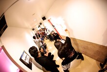 KenKen「KenKen 30th Anniv. Party "OLE PALOOZA 2015"」舞台裏の様子。（Photo by Viola Kam[V'z Twinkle]）