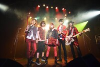 黒猫チェルシーともも（チャラン・ポ・ランタン）が演じる、THE HEAD WINDS。