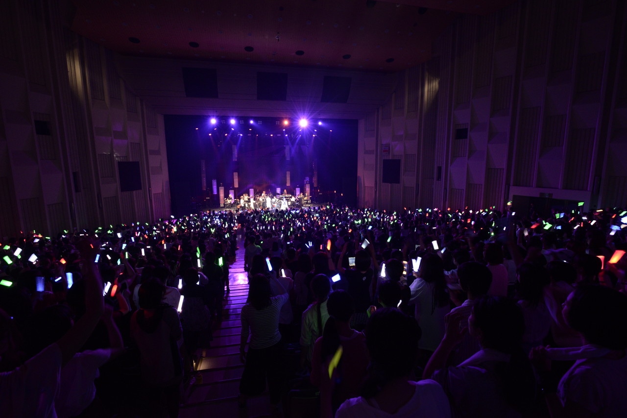 「EXIT TUNES ACADEMY HALL TOUR 2016」静岡・静岡市民文化会館 大ホール公演の様子。