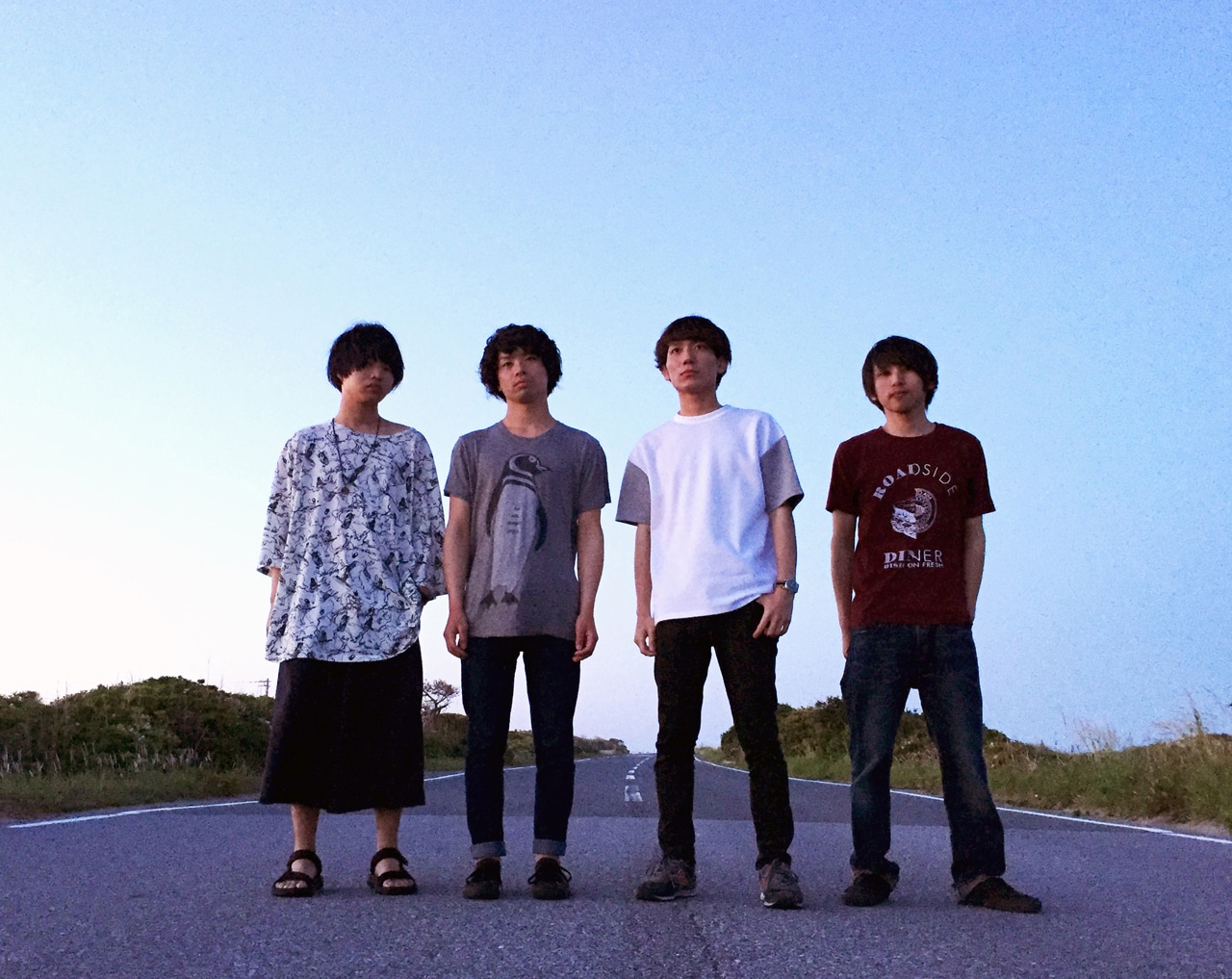 the quiet room、新MVは夏全開！ツアーにマカロニえんぴつ参加