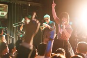 永原真夏＋SUPER GOOD BAND（撮影：木村泰之）