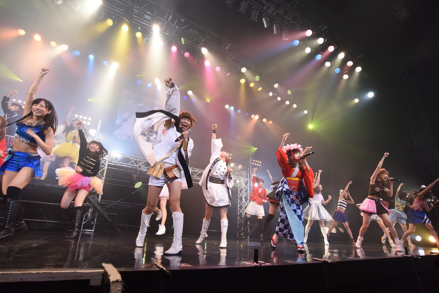 LinQ5周年祭「うちらのどんたQ～博多名物になりたいっちゃん！～」の様子。