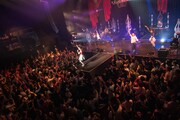 安田レイ「安田レイ TOUR 2016 "PRISM"」赤坂BLITZ公演の様子。(Photo by Satoshi Hata)