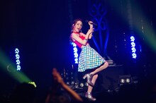 安田レイ「安田レイ TOUR 2016 "PRISM"」赤坂BLITZ公演の様子。（Photo by Satoshi Hata）