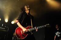 鈴木重伸（G / THE ORAL CIGARETTES）（撮影：岸田哲平）