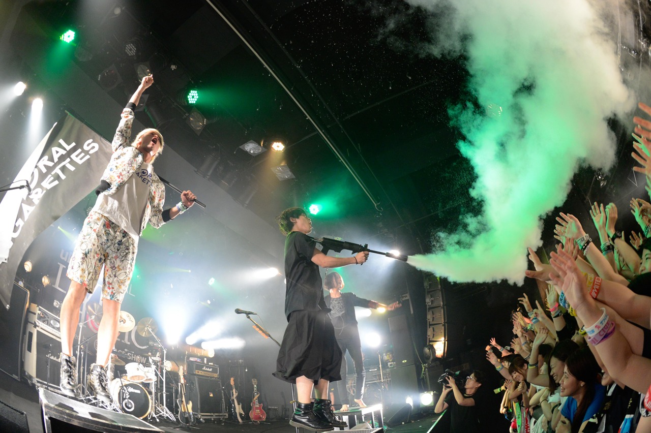 THE ORAL CIGARETTES（撮影：岸田哲平）