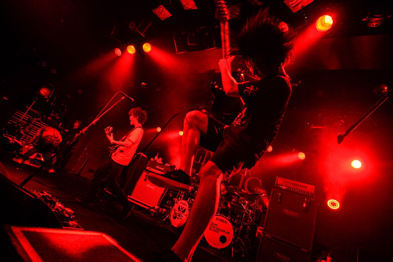 滝善充（G / 9mm Parabellum Bullet）（撮影：岸田哲平）