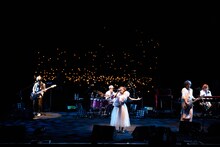 angelaデビュー13周年記念☆拡大版「全部が主題歌ライヴ!!」の様子。