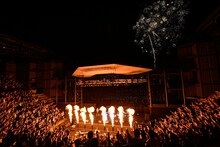 angelaデビュー13周年記念☆拡大版「全部が主題歌ライヴ!!」の様子。