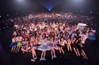 「@JAM 2016」出演者による記念撮影の様子。（写真撮影：林晋介）