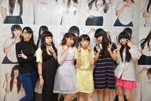 「BiSHop」に集まったBiSHの6名。