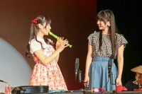 ジングル制作に使う楽器をセレクトする“闇のゆいかおり”。