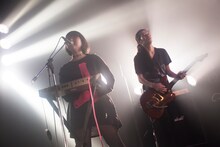 左からさわ、world's end girlfriend。（撮影：すずき大すけ）