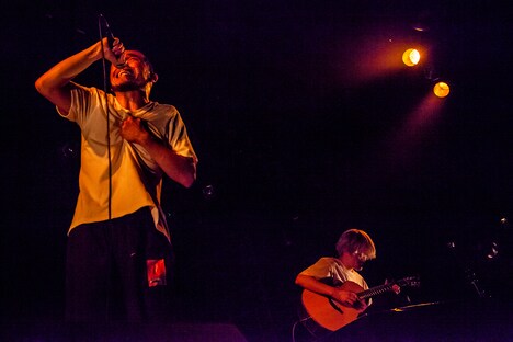 左からアフロ、UK。（Photo by HayachiN）