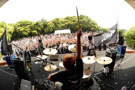 OVER ARM THROW（撮影：半田安政[showcase]）