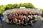 「ONION ROCK FES -CHIBA DE CARNIVAL 2016-」5月28日公演の集合写真。（撮影：半田安政[showcase]）