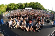「ONION ROCK FES -CHIBA DE CARNIVAL 2016-」5月29日公演の集合写真。（撮影：半田安政[showcase]）