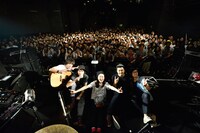 NakamuraEmiのワンマン公演の様子。（Photo by Rui Hashimoto [SOUND SHOOTER]）