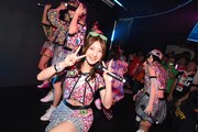 「じゃぱんぐ♪」にスペシャルゲストとして出演しライブパフォーマンスするアップアップガールズ（仮）。