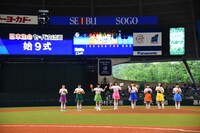 “始9式”に挑戦するエビ中。