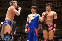 左から大石真翔、勝俣瞬馬、井上麻生。（写真提供：DDTプロレスリング）
