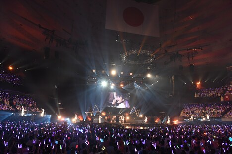 「アンジュルム コンサートツアー 2016春『九位一体』～田村芽実卒業スペシャル～」の様子。