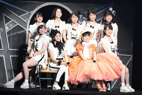 「アンジュルム コンサートツアー 2016春『九位一体』～田村芽実卒業スペシャル～」の様子。