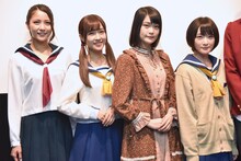 左から石川恋、前田希美、石森虹花（欅坂46）、生駒里奈（乃木坂46）。