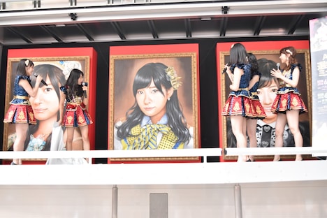 「AKB48選抜総選挙ミュージアム」オープニングセレモニーの様子。