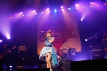 「楠田亜衣奈 1st Live Tour『Next Brilliant Wave』」東京・Zepp Tokyo公演の様子。（撮影：洲脇理恵[MAXPHOTO]）