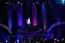 内田彩「SweetTears」ライブの様子。（写真提供：日本コロムビア）