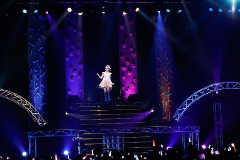 内田彩「SweetTears」ライブの様子。（写真提供：日本コロムビア）