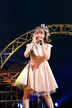 内田彩（写真提供：日本コロムビア）