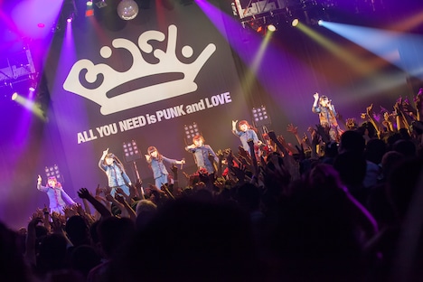 「BiSH presents ～地底からコンニチワ～」の様子。（写真提供：エイベックス・ミュージック・クリエイティヴ）