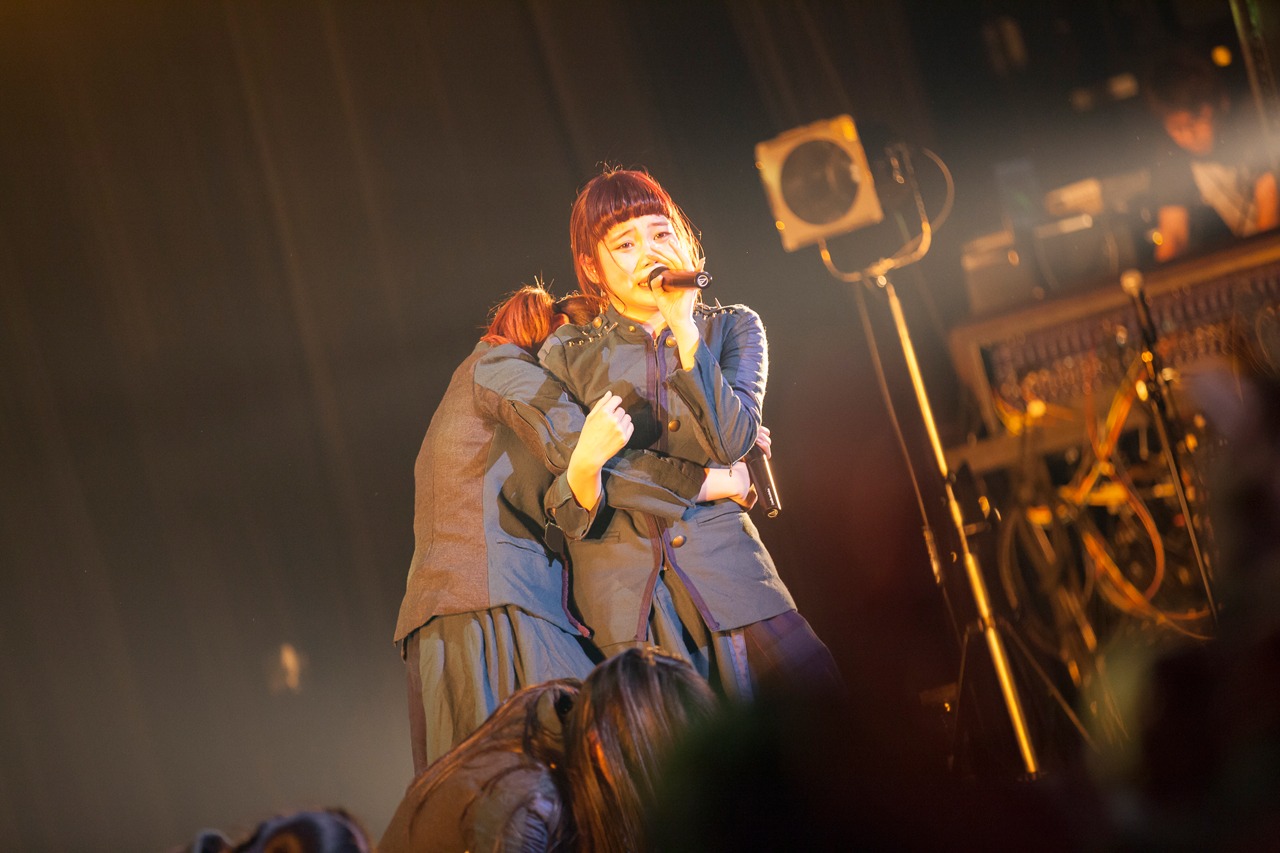 「BiSH presents ～地底からコンニチワ～」の様子。（写真提供：エイベックス・ミュージック・クリエイティヴ）