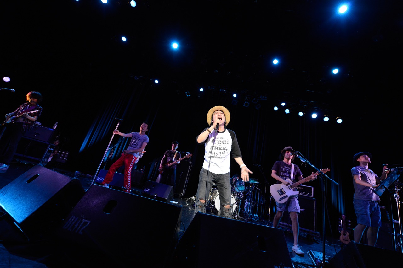 中村一義「RockでなしRockn'roll 2016～海賊大祝祭～」東京・赤坂BLITZ公演の様子。（撮影：緒車寿一）