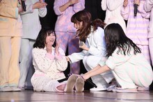 東京・AKB48劇場にて行われた「AKB48 45thシングル選抜総選挙」の速報発表の様子。(c)AKS