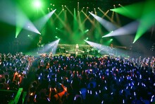 内田彩「BitterKiss」ライブの様子。