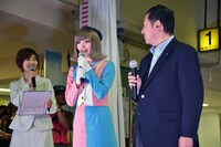 「KPP TRAIN」の魅力を語るきゃりーぱみゅぱみゅ（中央）。