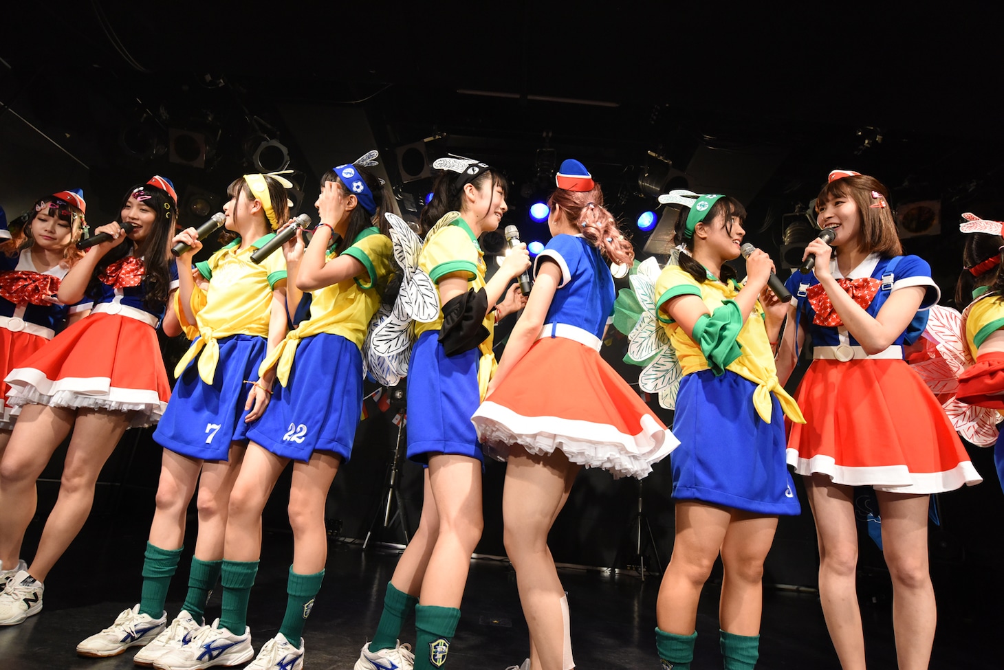 突然のPASSPO☆乱入に動揺を隠せない様子のぷちぱすぽ☆。