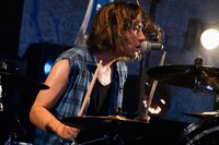 渡邊一丘（Dr）（Photo by Viola Kam[V'z Twinkle]）