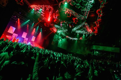 昨日6月4日に行われた東京・新木場STUDIO COAST公演の様子。（Photo by Viola Kam[V'z Twinkle]）