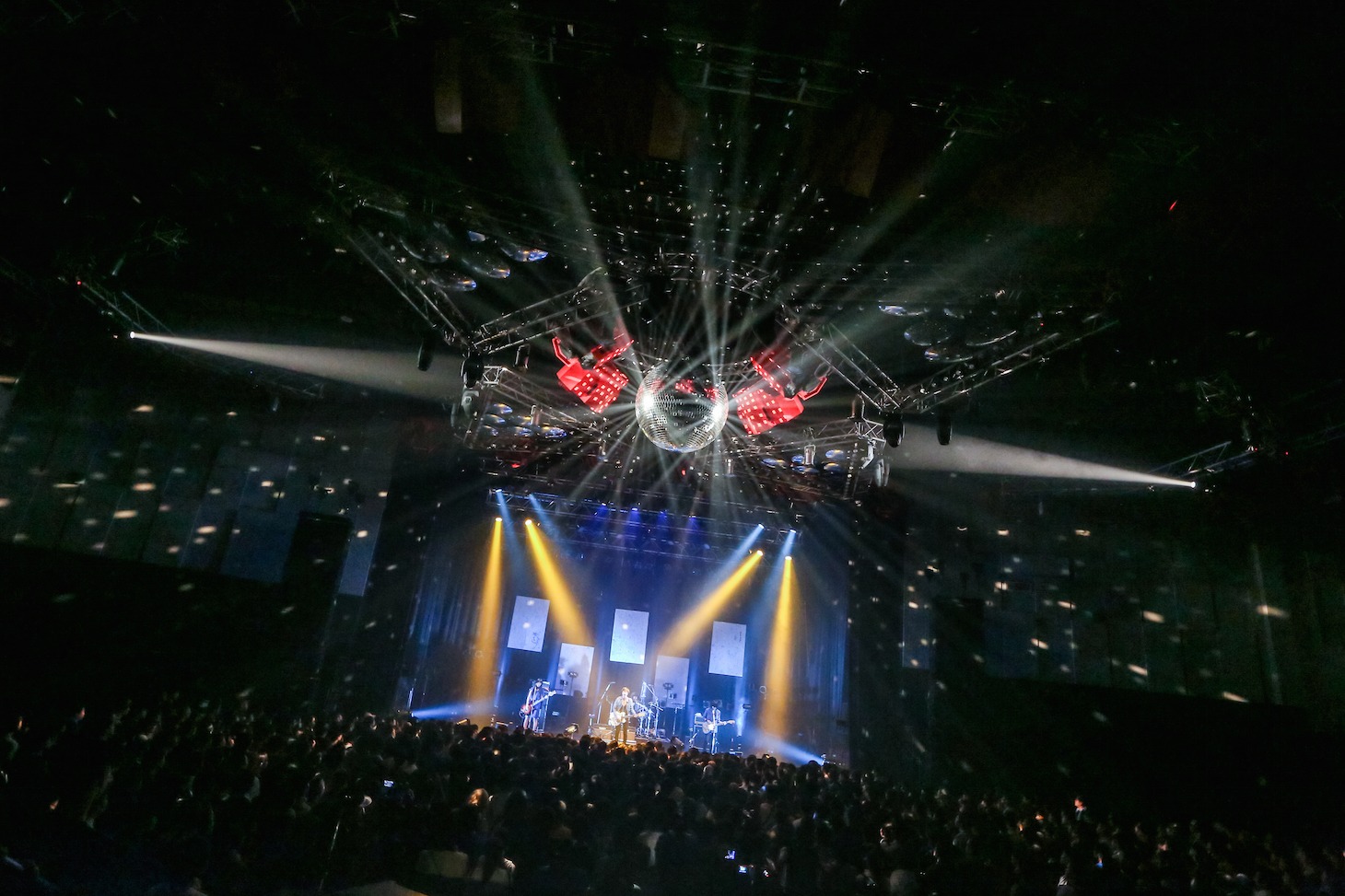 昨日6月4日に行われた東京・新木場STUDIO COAST公演の様子。（Photo by Viola Kam[V'z Twinkle]）