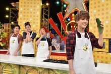 左より吉村崇、森星、堺正章、岩田剛典。 (c)TBS