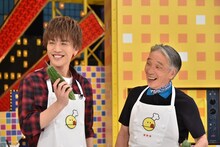 左より岩田剛典、堺正章。 (c)TBS