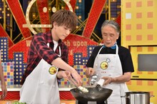 左より岩田剛典、堺正章。 (c)TBS