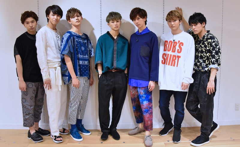 人気画像1位は「超特急『トレタリ』新作は対決2本立て!7人が熱い心理戦&体力戦」より、超特急。