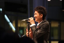 池森秀一（Vo）（写真提供：EPICレコードジャパン）