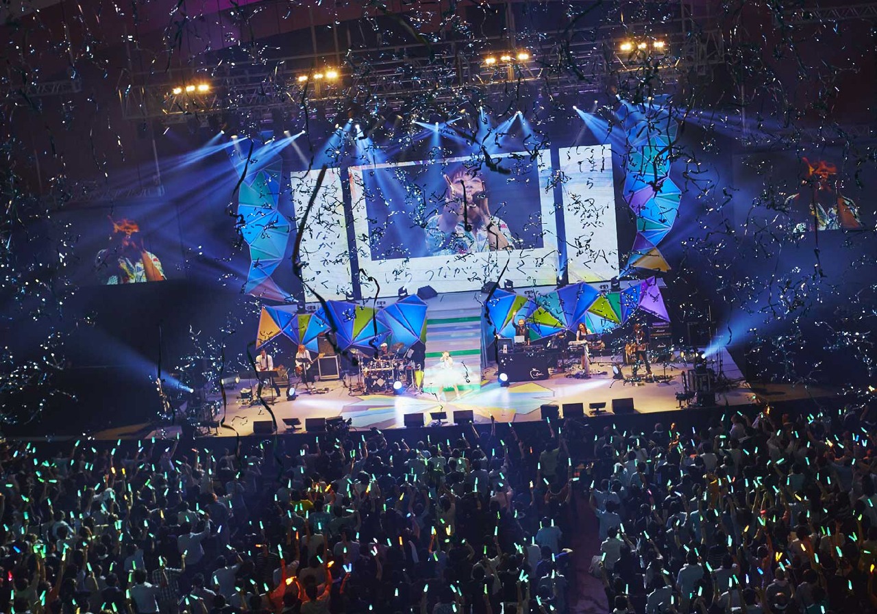 「新田恵海 LIVE 2016 EAST EMUSIC～つなぐメロディー～」の様子。（撮影：本多大介）