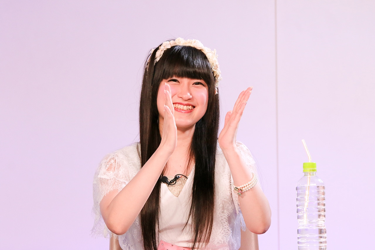 村川梨衣